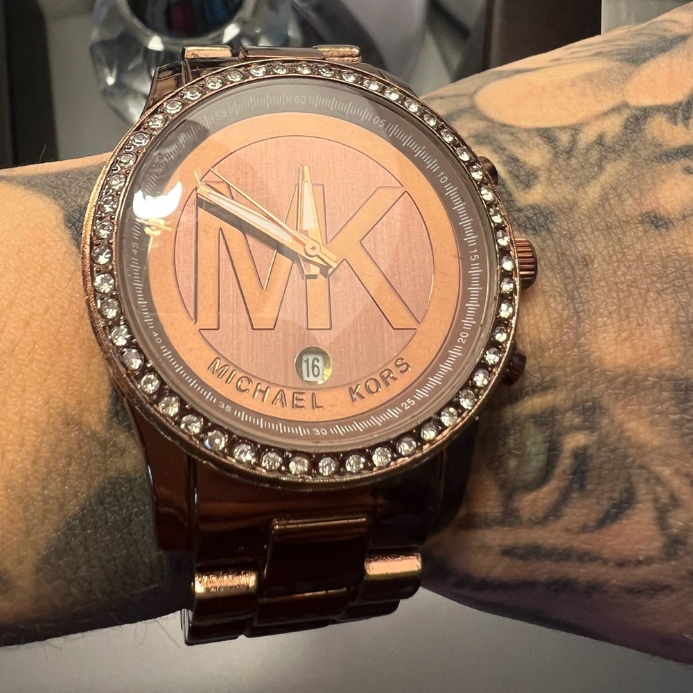 Mk Watch - image 4